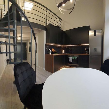 Apartamenty Marzen 옐레니아구라 외부 사진