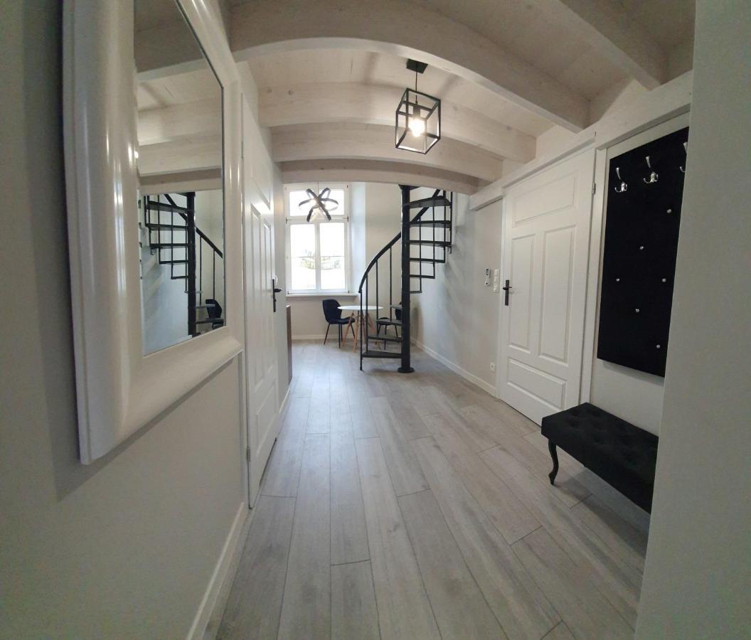 Apartamenty Marzen 옐레니아구라 외부 사진