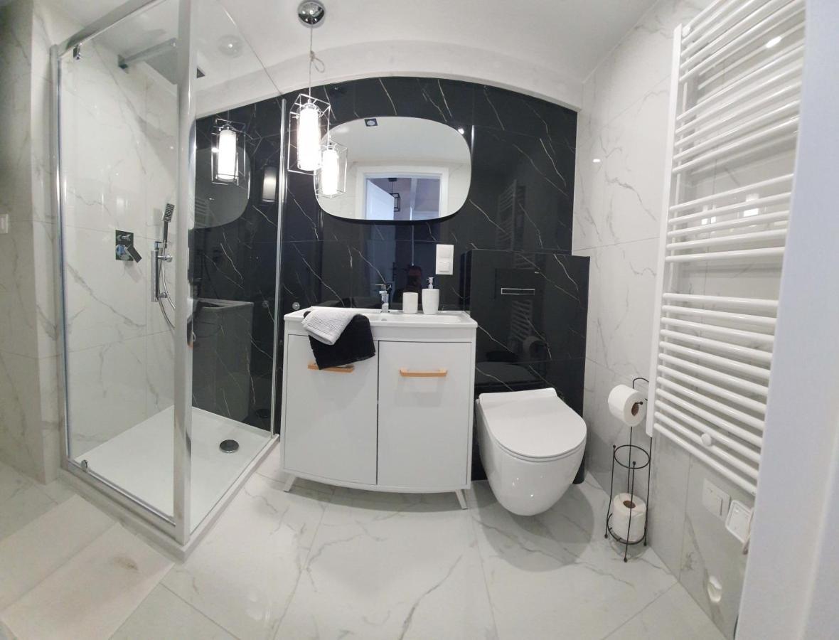 Apartamenty Marzen 옐레니아구라 외부 사진